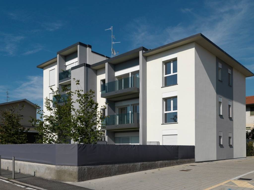 Appartamento a Saronno in Via L. V. dell'Orto - Foto 3