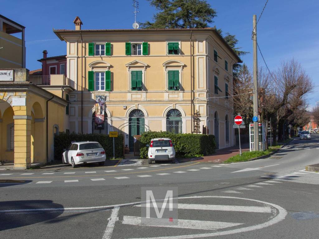 Casa indipendente a Sarzana in Piazza Guido Jurgens, 31 - Foto 2