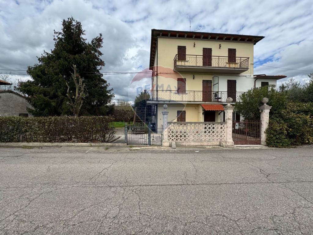 Casa indipendente a Tuoro sul trasimeno in Via Di Puntabella, 8 - Foto 2