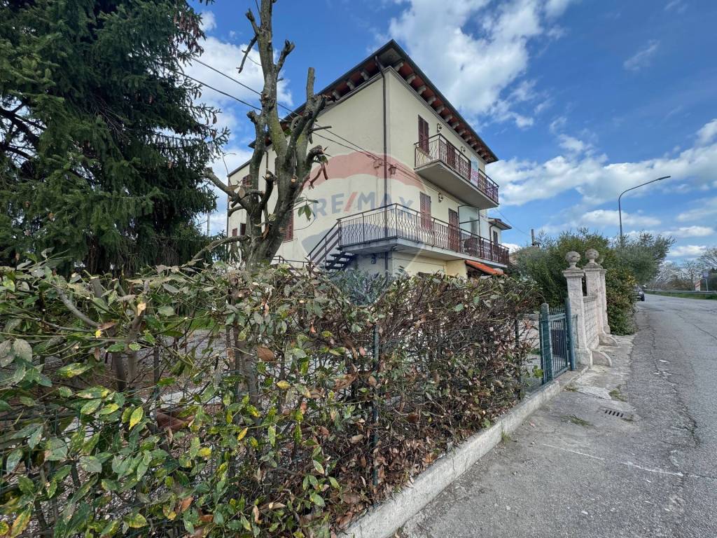 Casa indipendente a Tuoro sul trasimeno in Via Di Puntabella, 8 - Foto 3