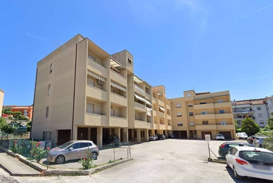 Appartamento a Osimo in Via Massimo D'Azeglio - Foto 4