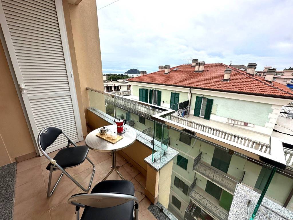 Appartamento a Albenga in Via Don Giacomo Lasagna, 35 - Foto 4