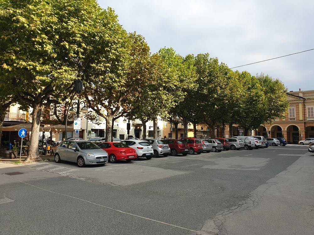Casa indipendente a Dronero in Piazza Martiri della Libertà - Foto 3
