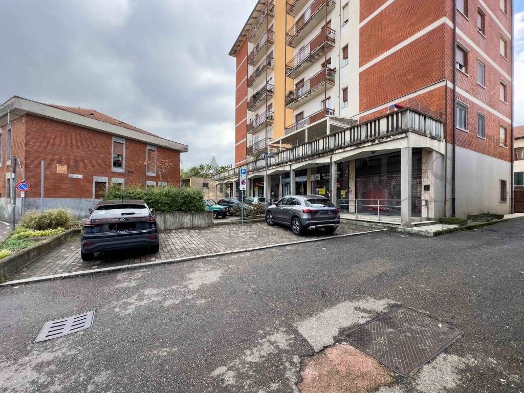 Immobile a Venegono inferiore in Piazza Santi Giacomo e Filippo - Foto 2