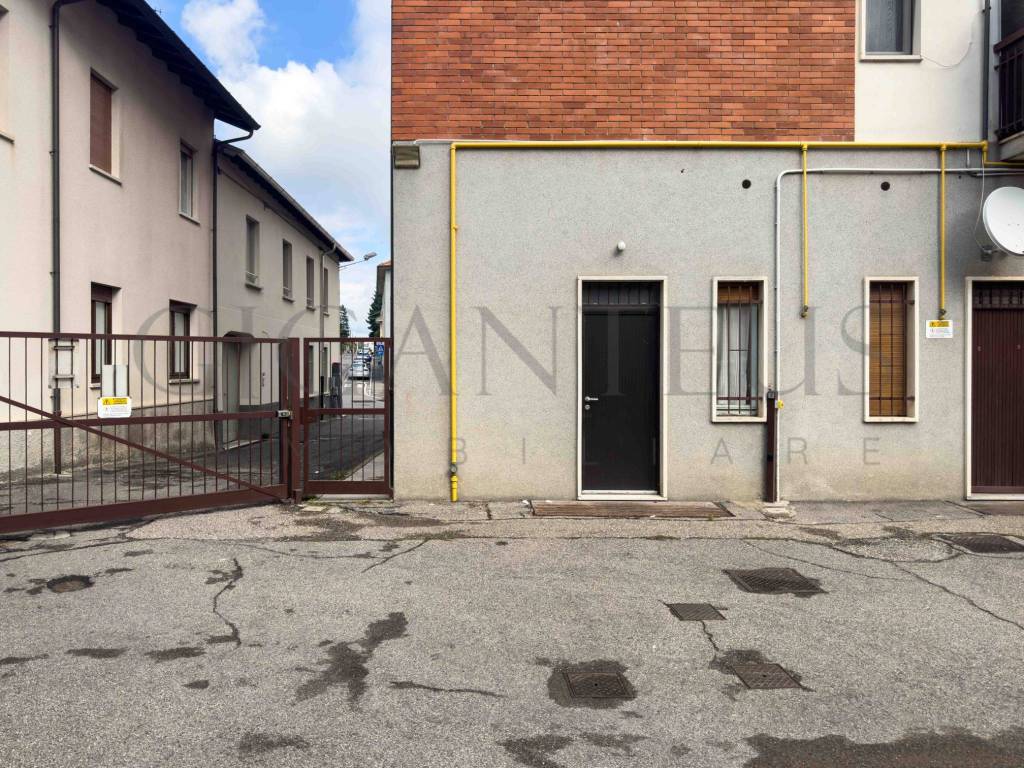 Immobile a Venegono inferiore in Piazza Santi Giacomo e Filippo - Foto 4