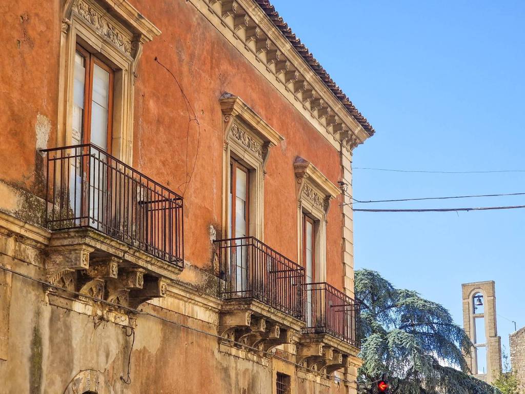 Casa indipendente a Leonforte in Via Felice Cavallotti - Foto 2