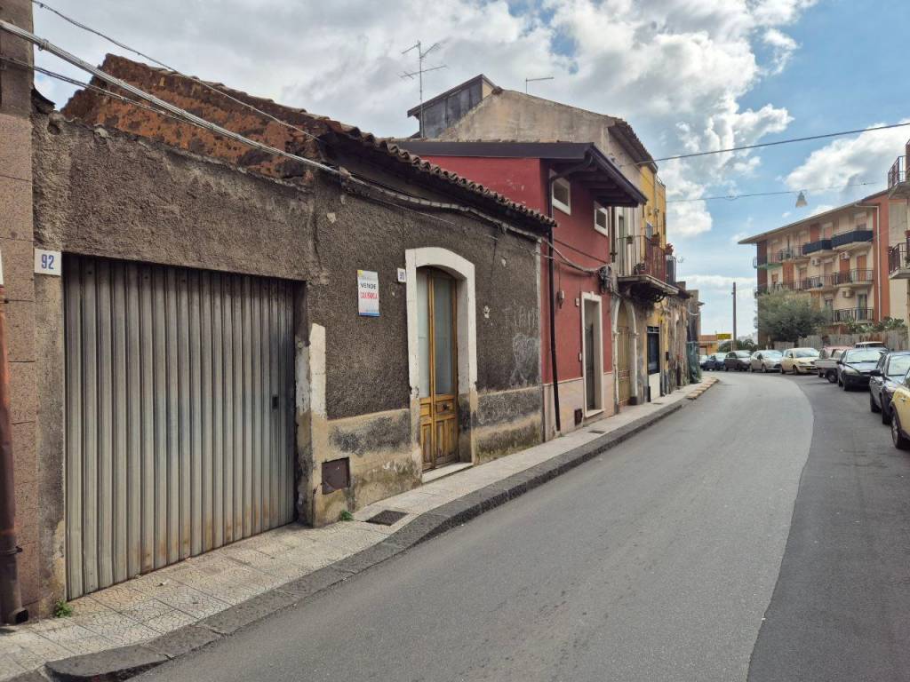 Terreno a Misterbianco in Via Giuseppe Garibaldi, 90 - Foto 1