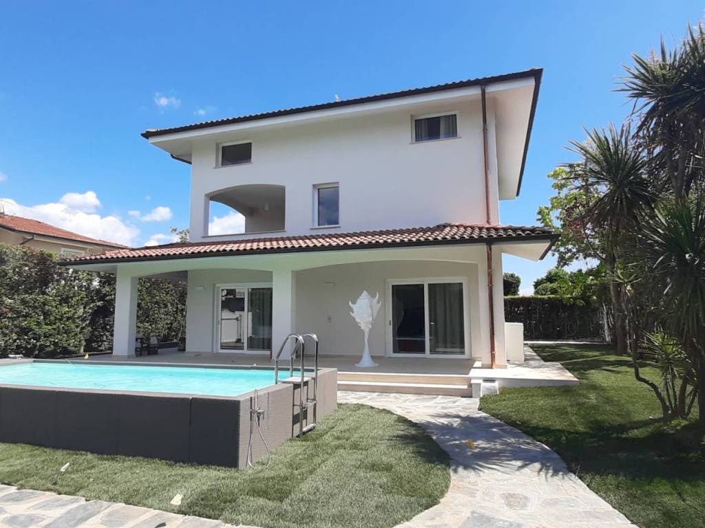 Villa a Forte dei marmi in Via Lorenzo Quartieri, 24 - Foto 2