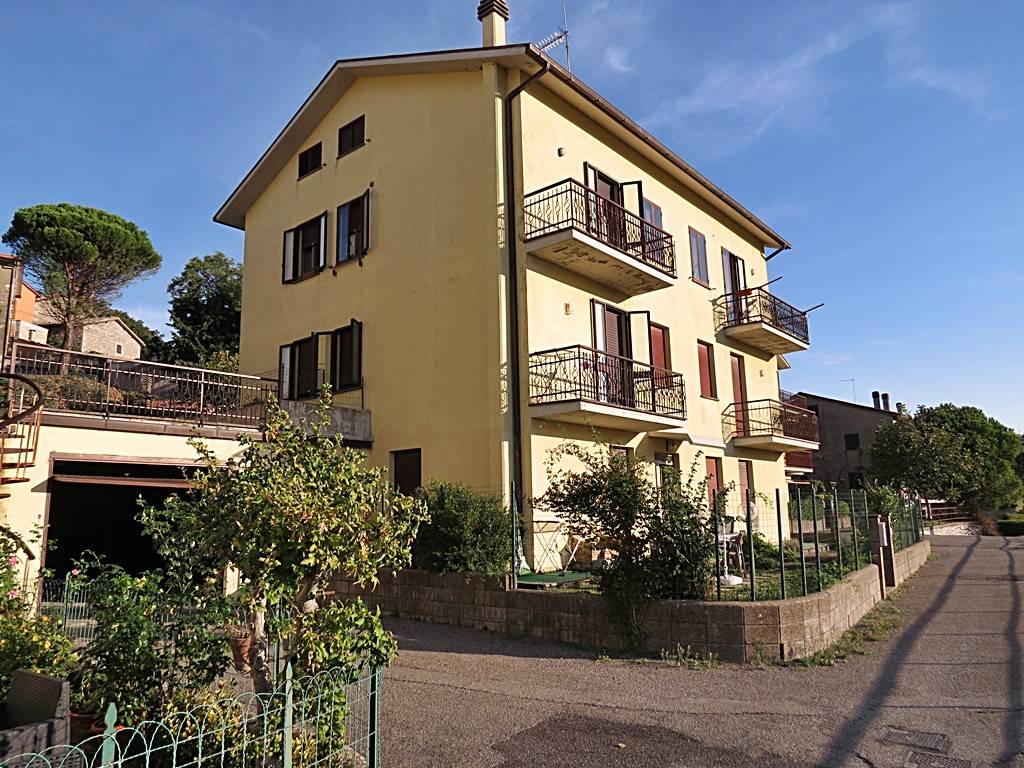 Appartamento a Baschi in Via degli Ulivi - Foto 2