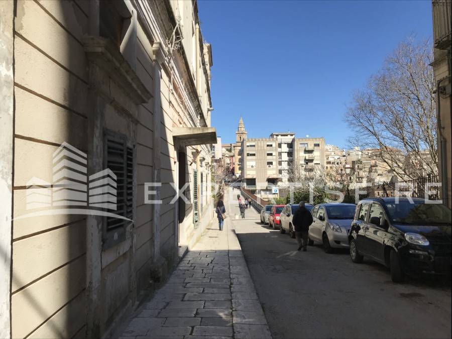 Palazzo / stabile a Ragusa in Via Traspontino, 1 - Foto 2