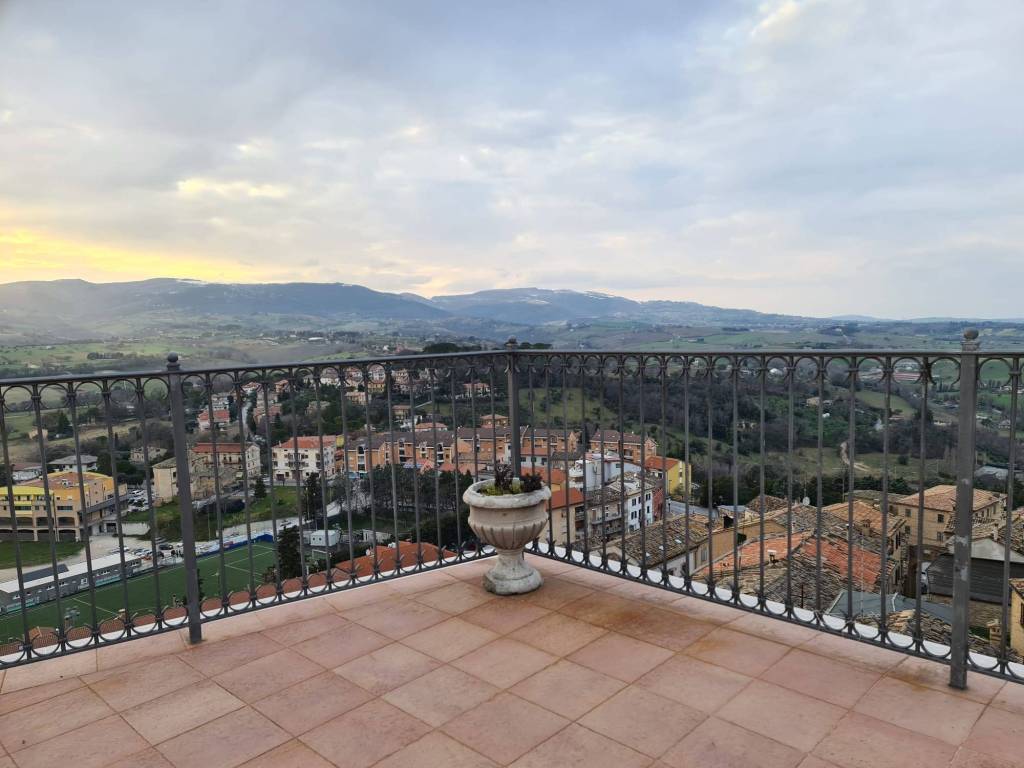 Appartamento a Treia in Via Luigi Lanzi - Foto 2
