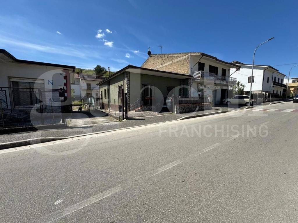 Casa indipendente a Alvignano in Corso Umberto I, snc - Foto 2