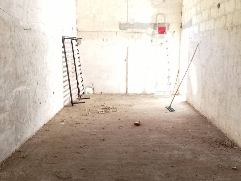 Box / garage a Lizzanello in Via Andrea Doria - Foto 3