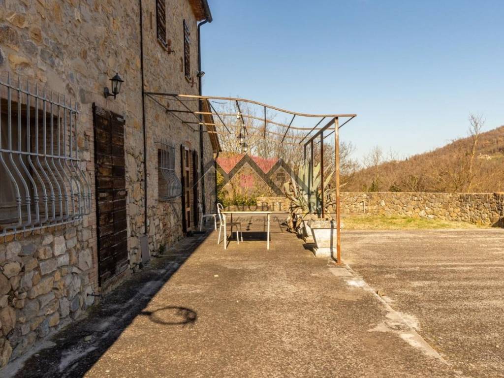 Casa indipendente a Castelnuovo di val di cecina in Via Fiorentina II, - Foto 3