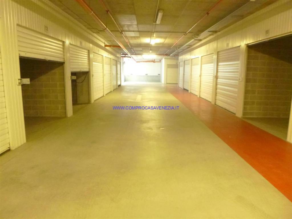 Box / garage a Venezia in VIA DANTE ALIGHIERI - Foto 2