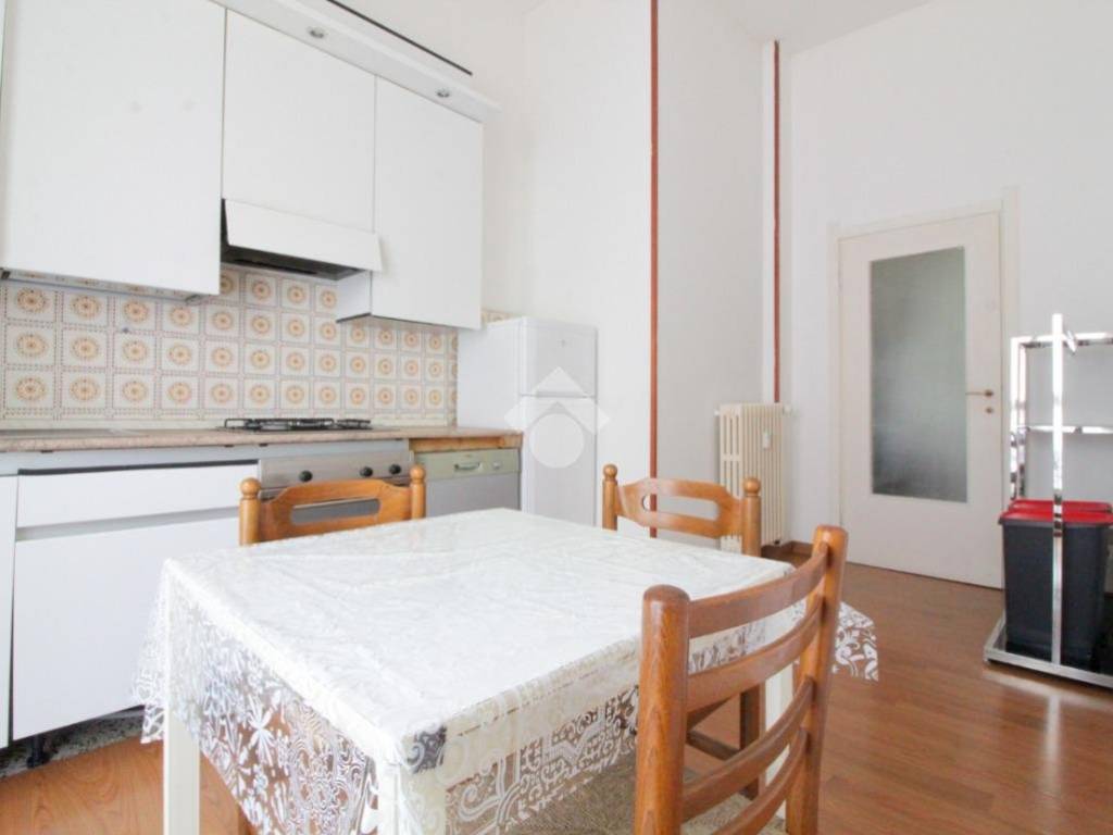 Appartamento a Lodi in Viale IV Novembre, 21 - Foto 4