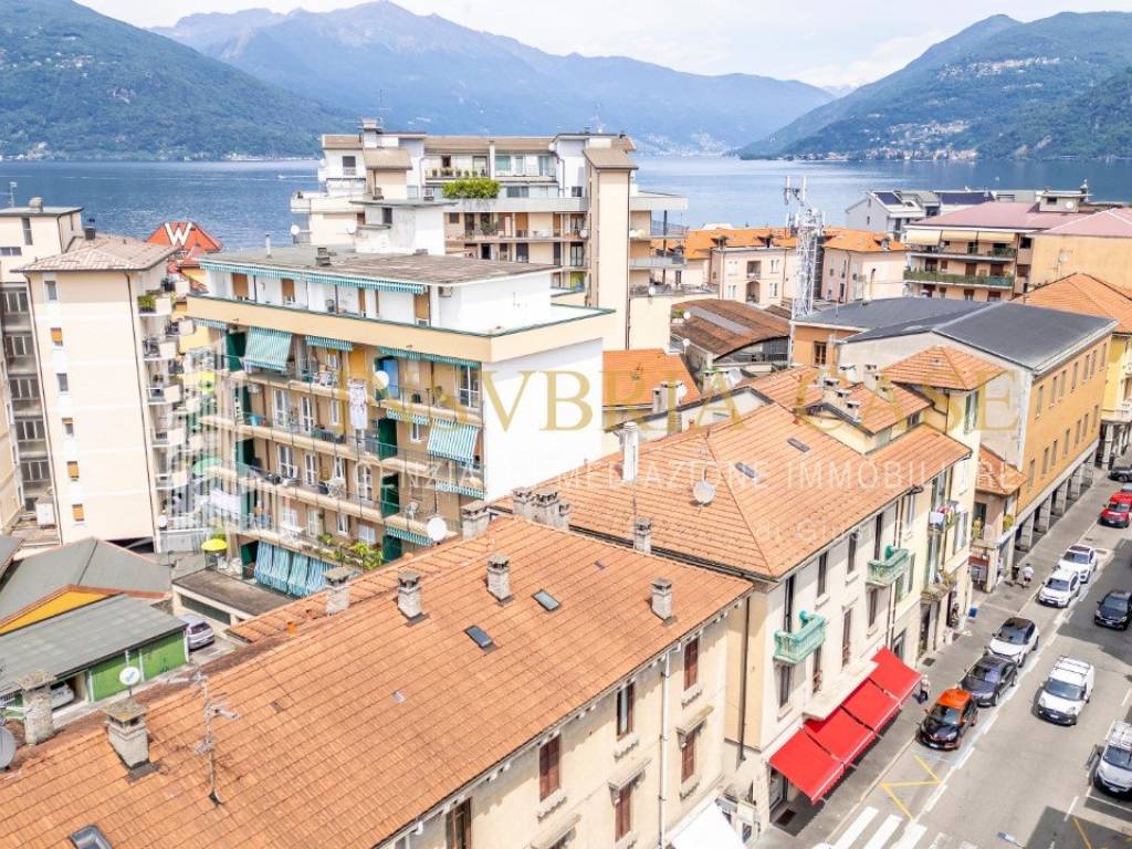Appartamento a Luino in Via Vittorio Veneto, 30 - Foto 2