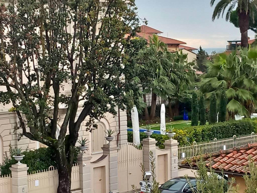 Appartamento a Forte dei marmi in Via Giuseppe Mazzini, 26 - Foto 5