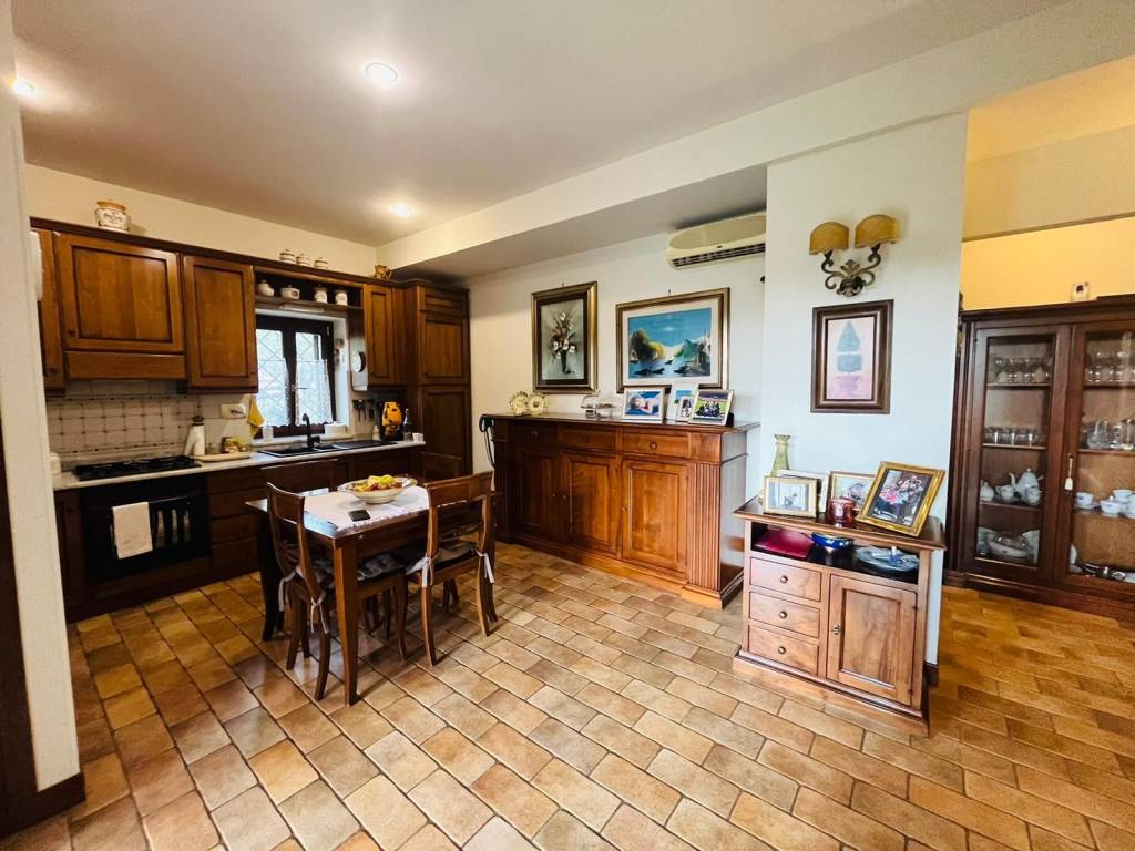 Villa a Aprilia - Foto 5