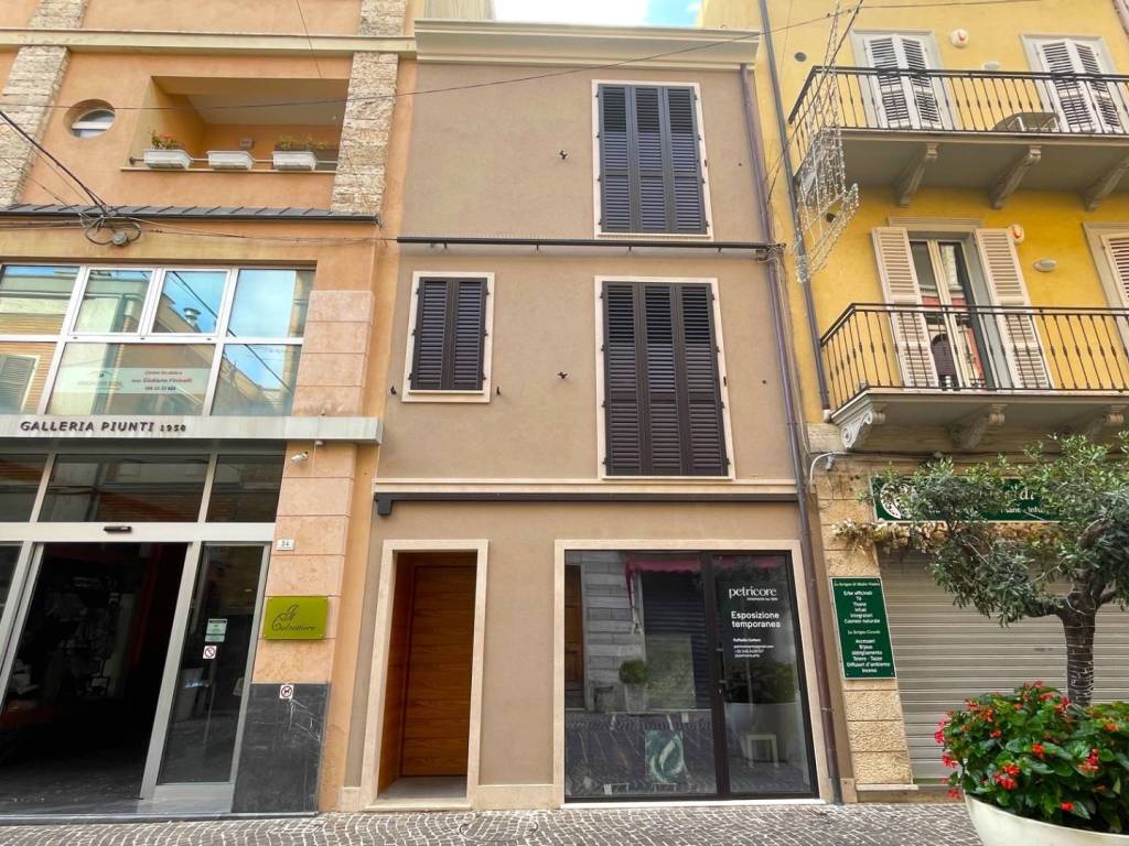 Appartamento a San benedetto del tronto in Via XX Settembre, 32 - Foto 2