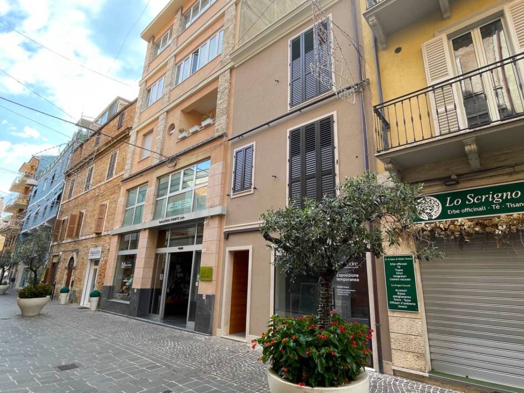 Appartamento a San benedetto del tronto in Via XX Settembre, 32 - Foto 3