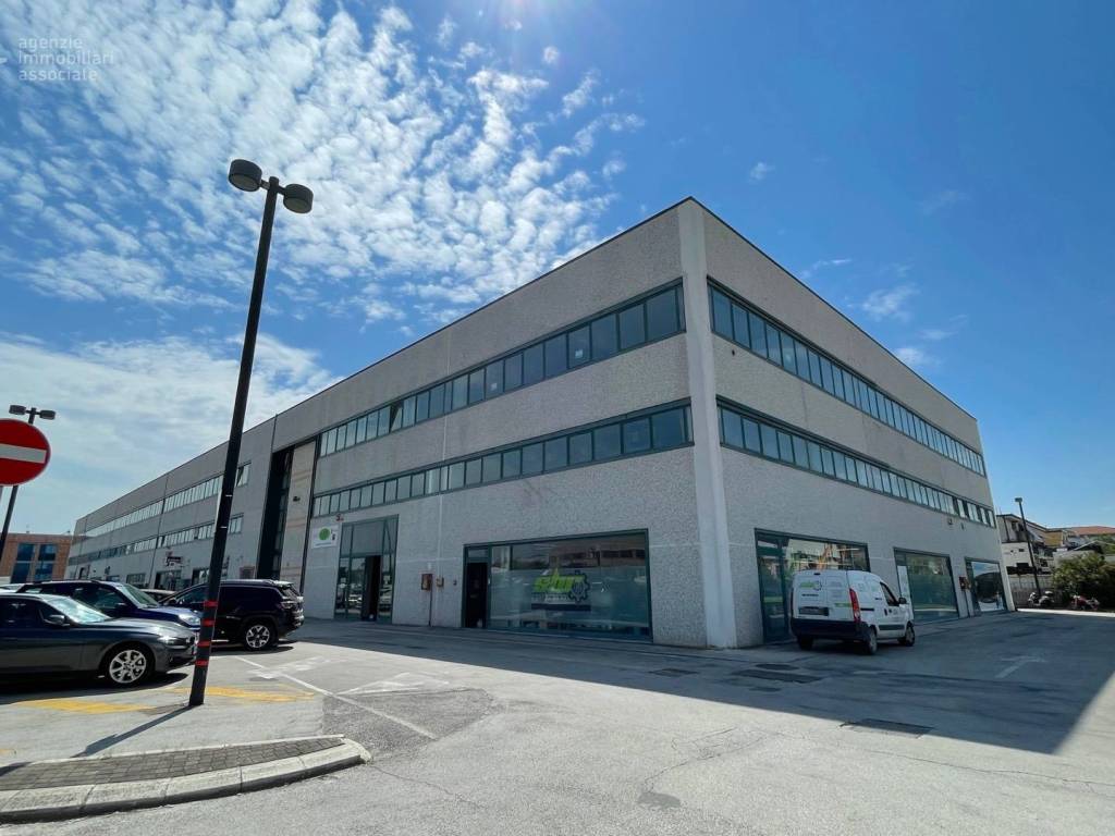 Immobile a San benedetto del tronto in Via Del Lavoro, 24 - Foto 5