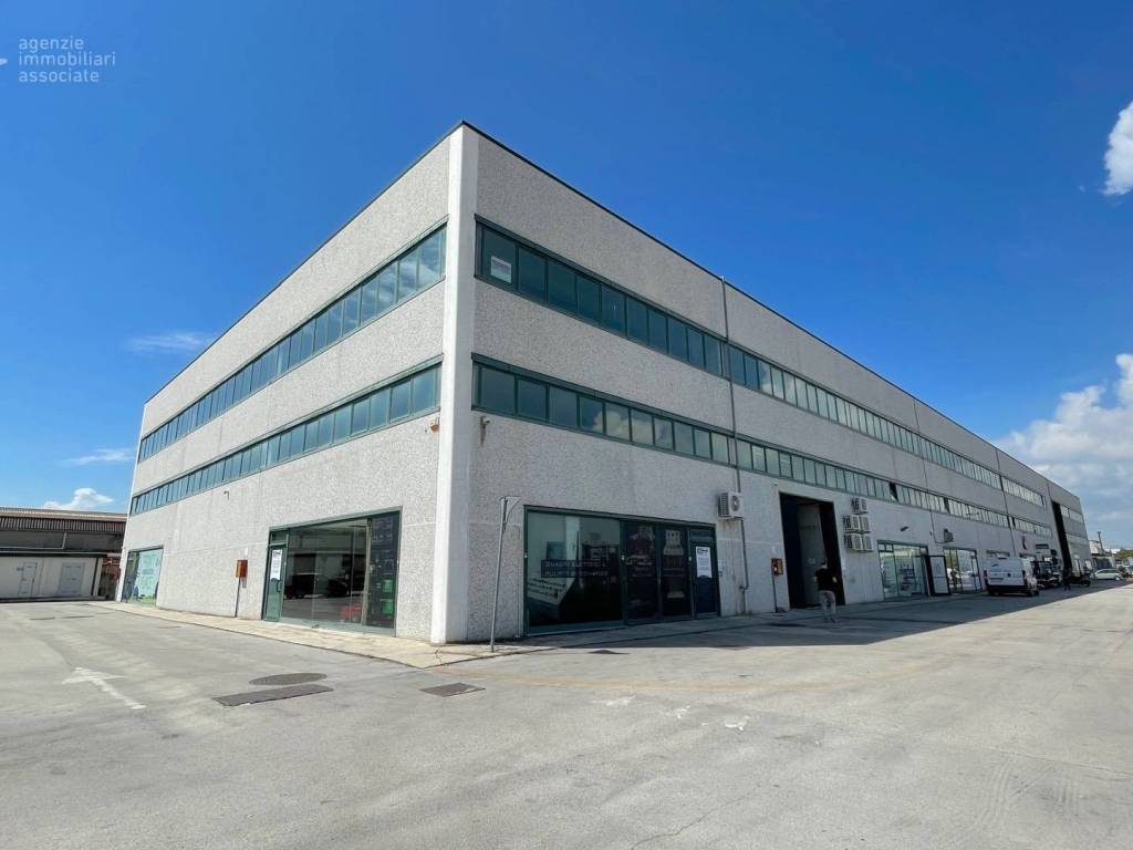 Immobile a San benedetto del tronto in Via Del Lavoro, 24 - Foto 5