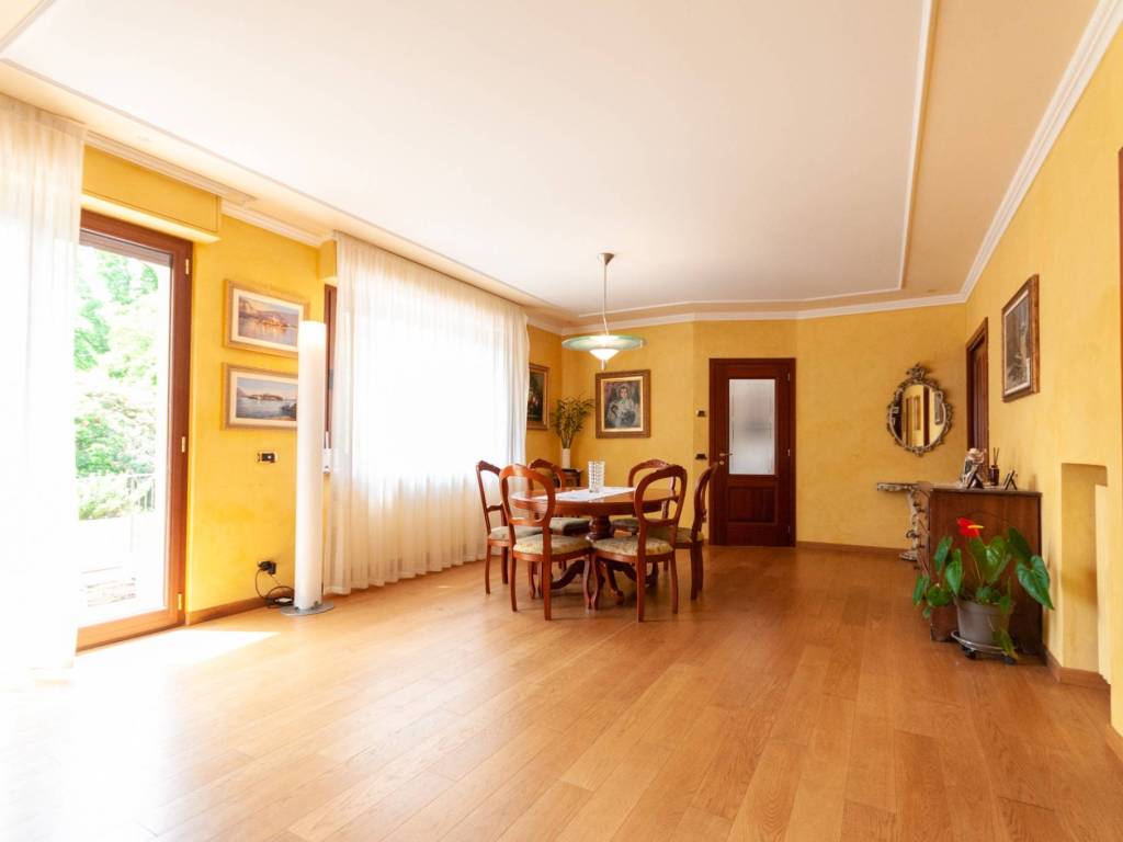 Villa a Arona in Via Alessandro Volta, 31 - Foto 5