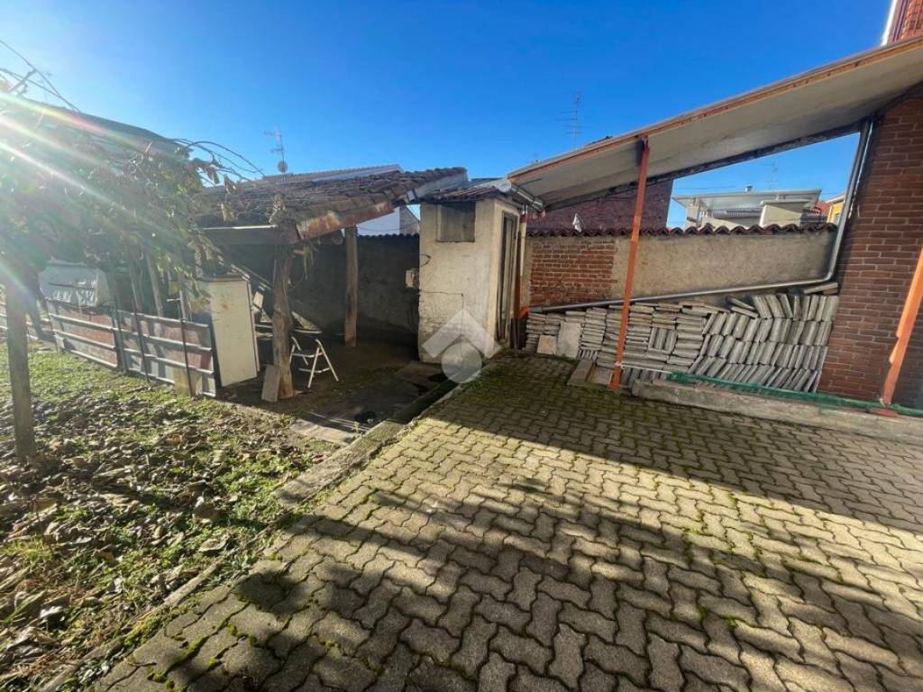 Casa indipendente a Bellinzago novarese in Via Camillo Benso Conte di Cavour, 43 - Foto 5