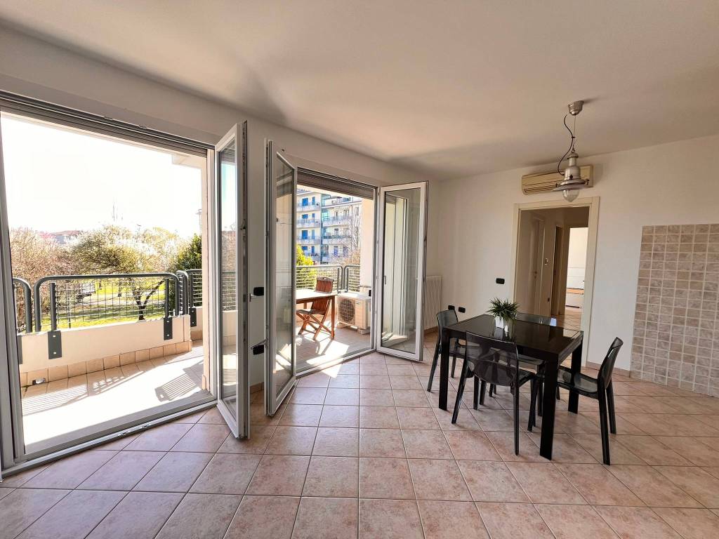 Appartamento a Cento in Via Luigi Einaudi, 5 - Foto 3