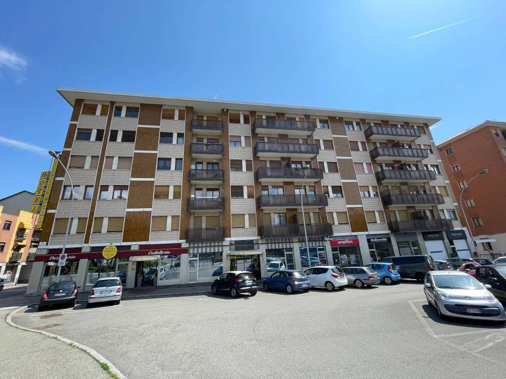 Appartamento a Biella in Piazza Adua, 6 - Foto 2