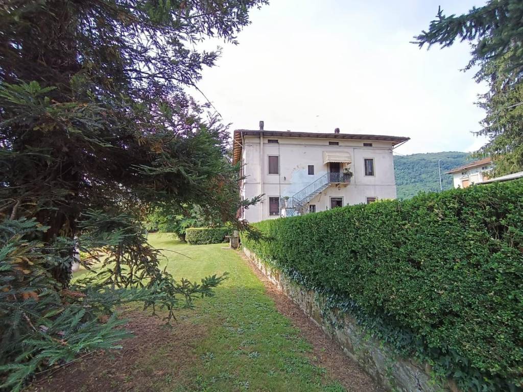 Villa a Coreglia antelminelli in Via di Ghivizzano, 10 - Foto 2