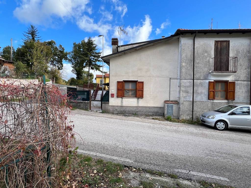 Casa indipendente a Scoppito in Via Comunale - Foto 5