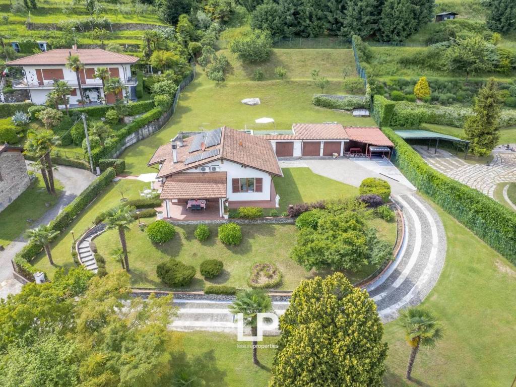 Villa a Arona in Via Verbano, 37 - Foto 2