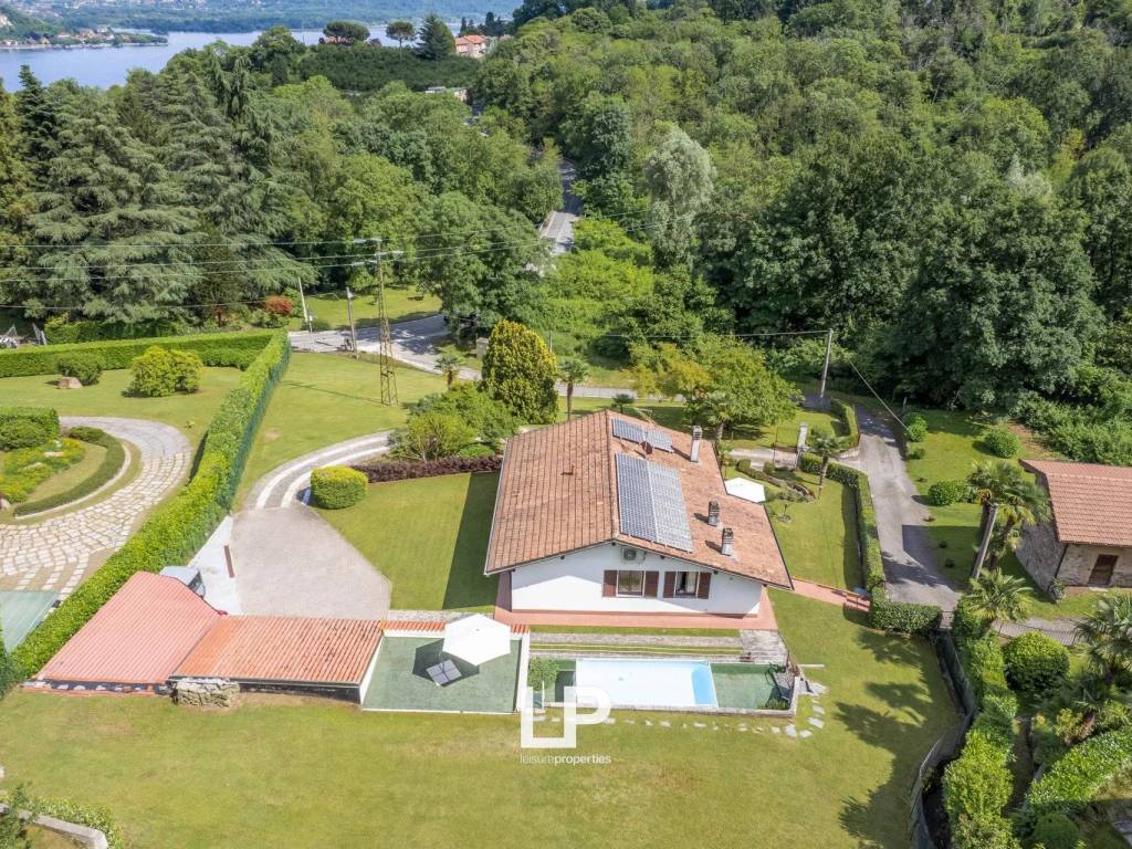 Villa a Arona in Via Verbano, 37 - Foto 4