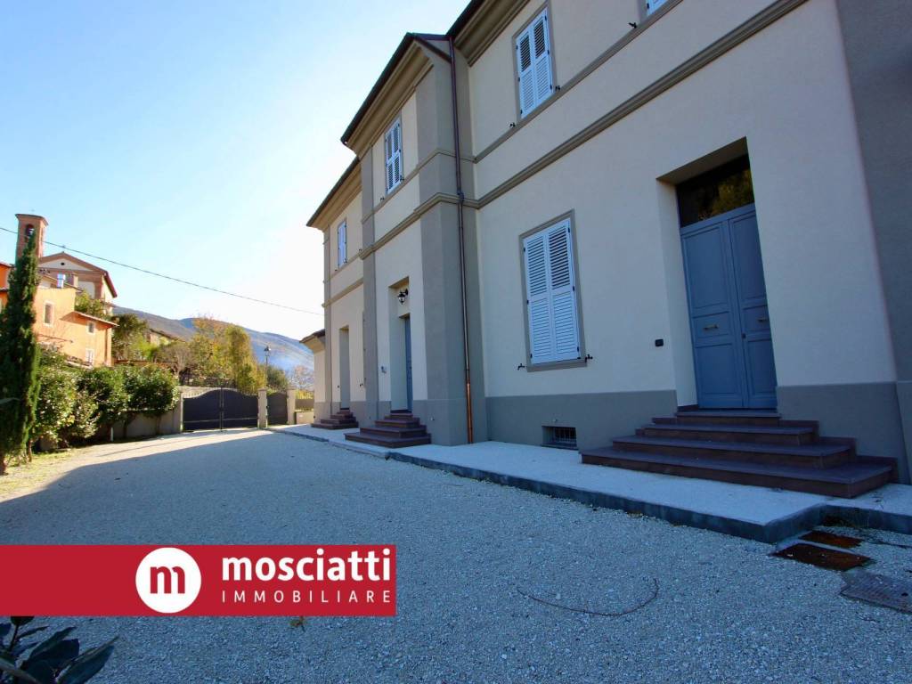 Palazzo / stabile a Matelica in Frazione Colferraio - Foto 2