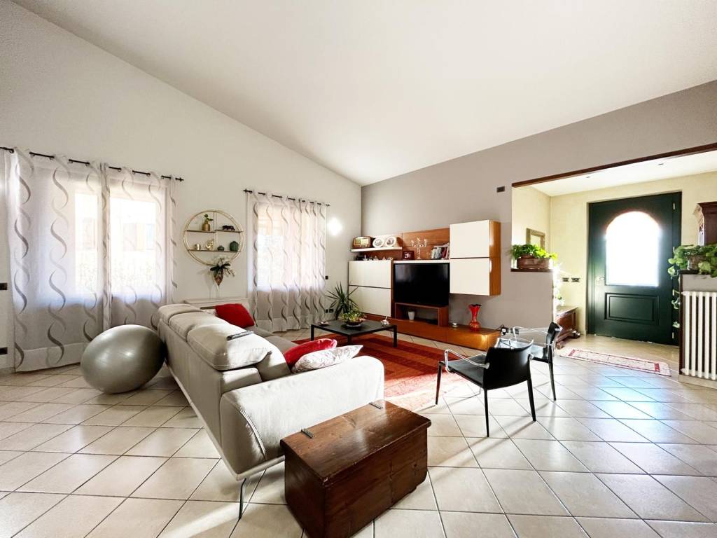 Villa a Castel goffredo in Via Giacomo Leopardi - Foto 3