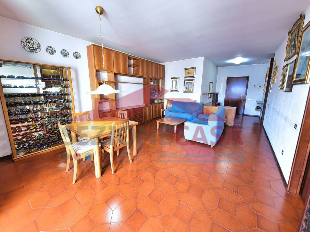 Appartamento a Saronno in Via Fratelli Cervi, 27 - Foto 4