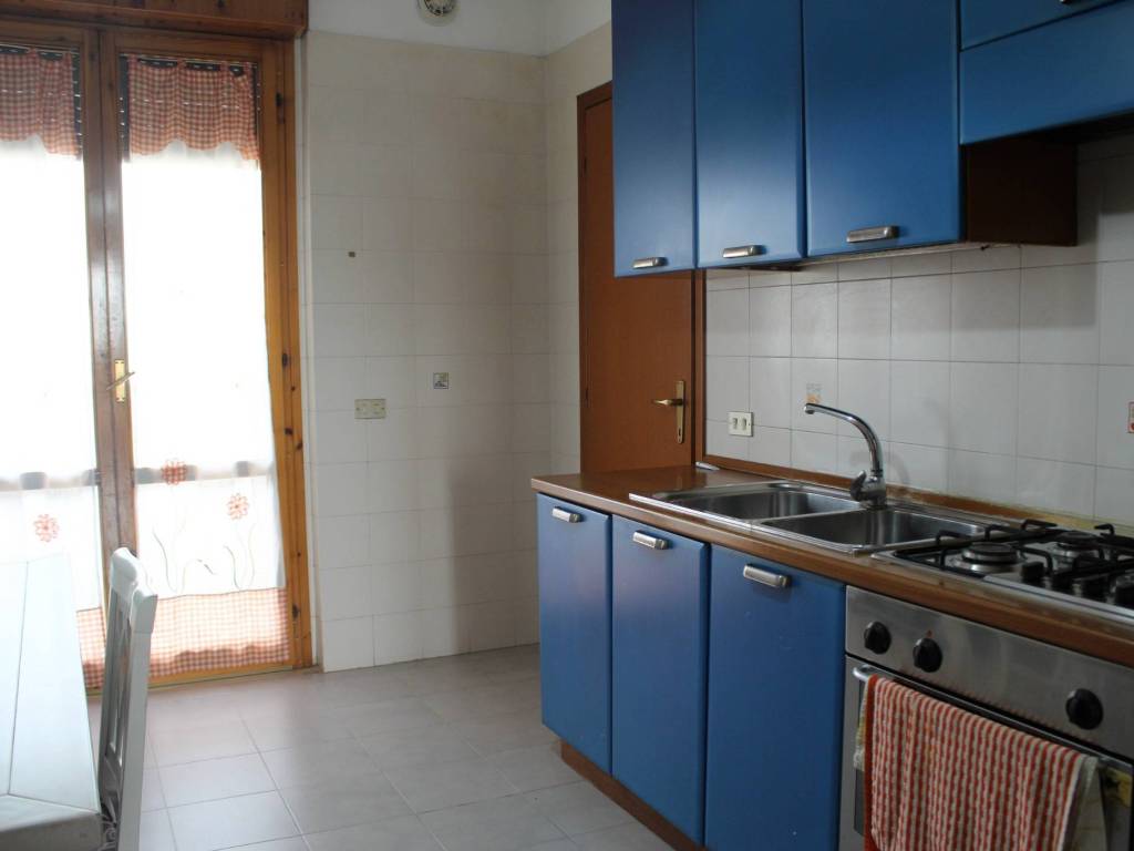 Appartamento a Francavilla fontana in Via Carlo Alberto Dalla Chiesa, 21 - Foto 5