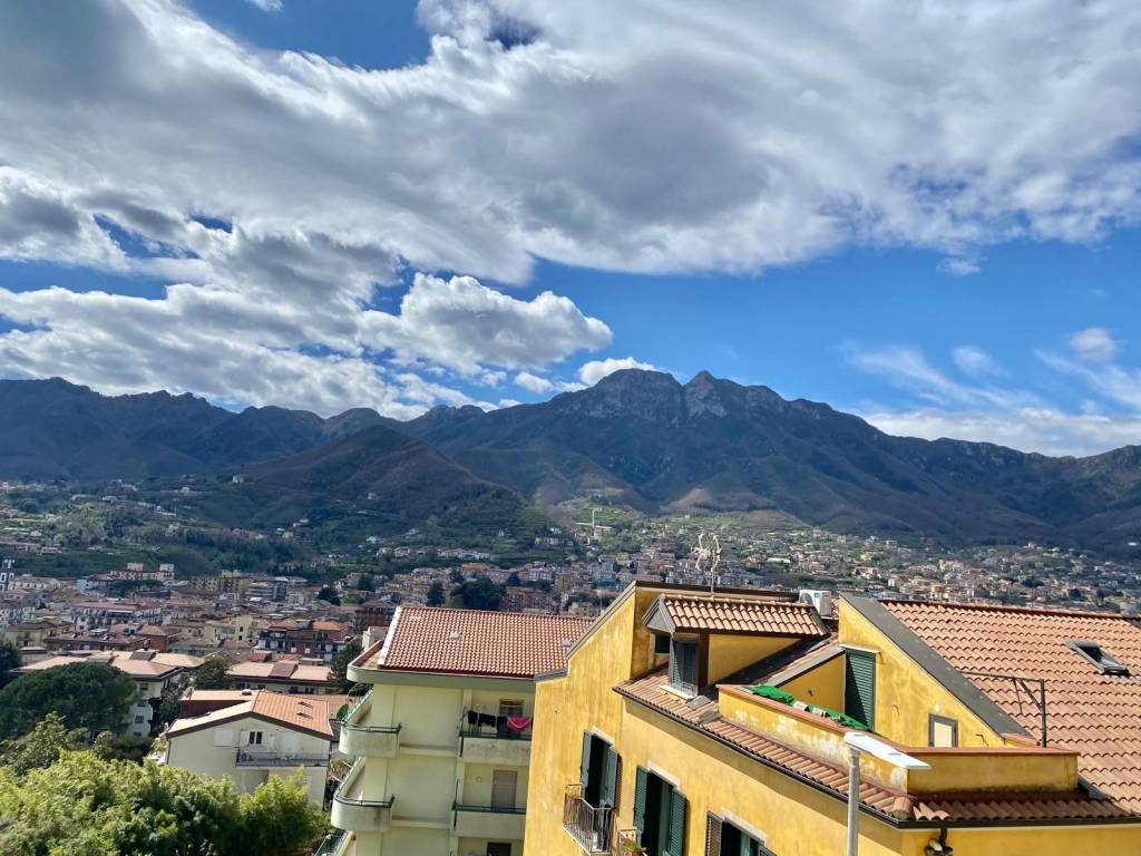 Appartamento a Cava de' tirreni in Via Oreste di Benedetto - Foto 2
