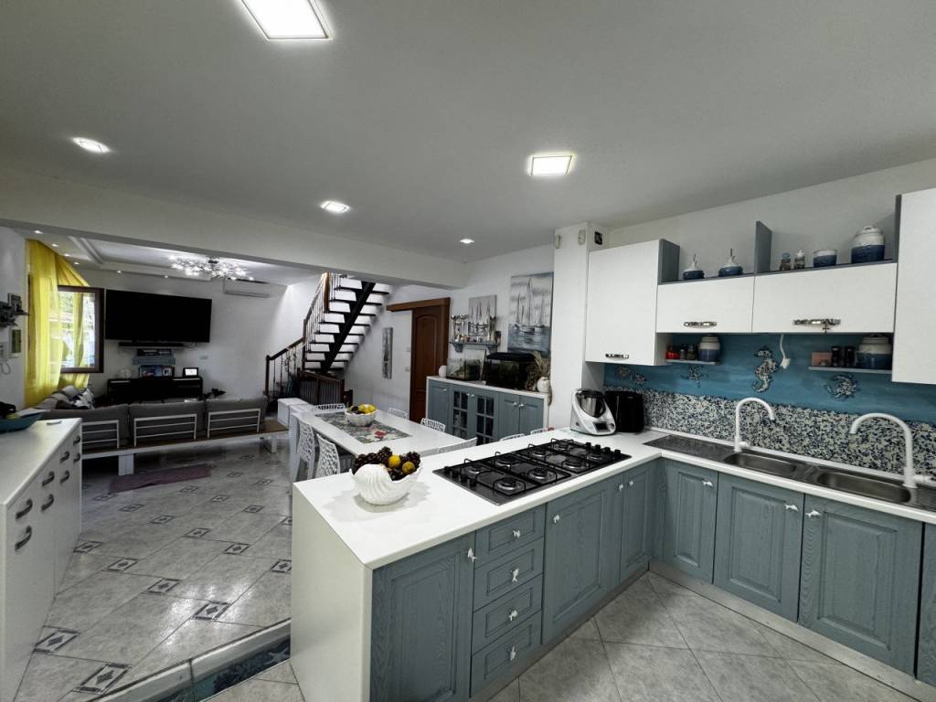 Casa indipendente a Milazzo in VIA NETTUNO, 127 - Foto 2