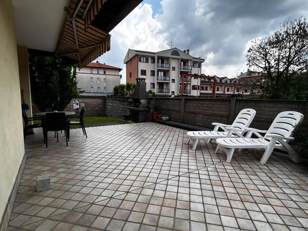 Villa a Gorla minore in Via Adamello, 31 - Foto 3