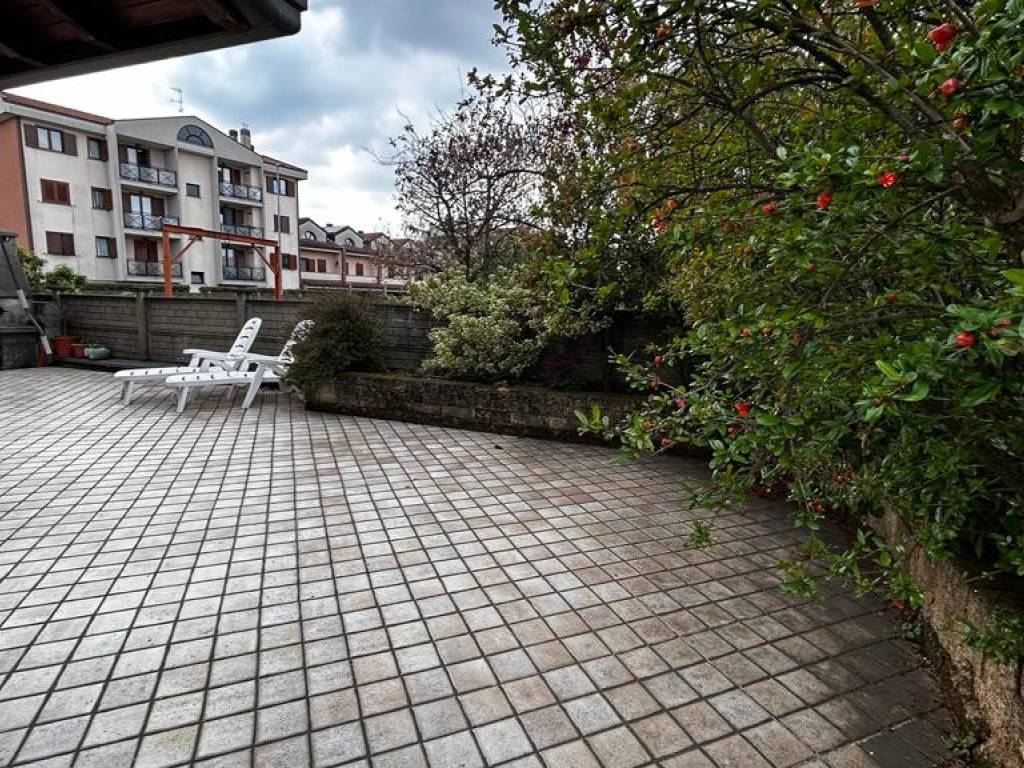 Villa a Gorla minore in Via Adamello, 31 - Foto 5