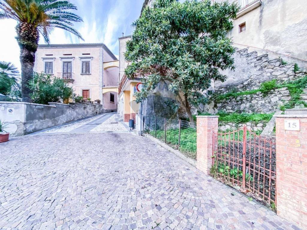 Palazzo / stabile a Ceppaloni - Foto 2