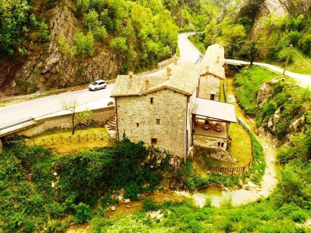 Palazzo / stabile a Gubbio in Via Fosso, 13 - Foto 4