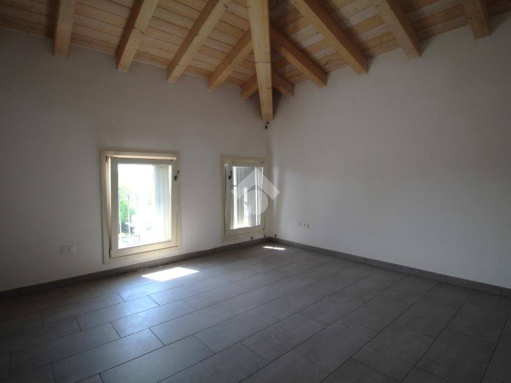 Appartamento a Suzzara in Viale San Zonta - Foto 5