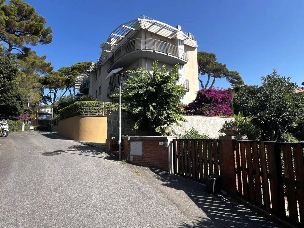 Appartamento a Rosignano marittimo in Area Residenziale Caletta Castiglioncello - Foto 4
