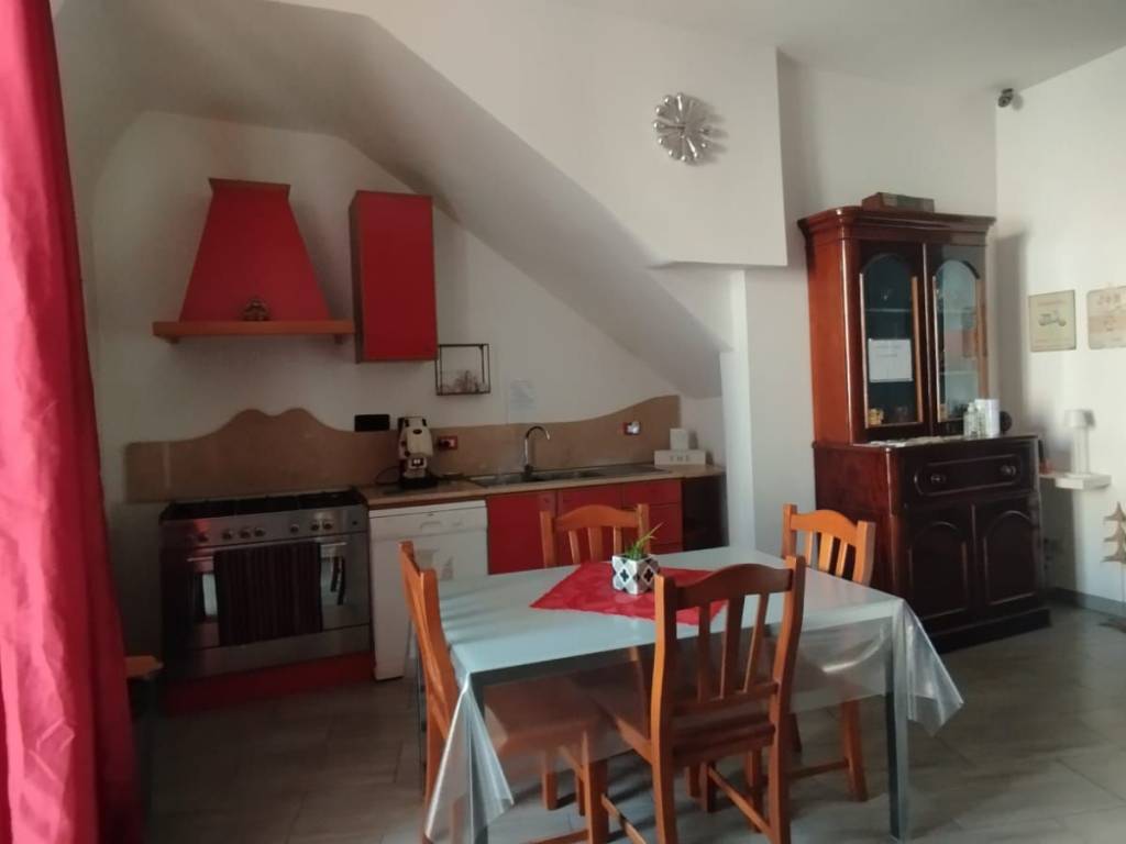 Appartamento a Napoli in Corso San Giovanni a Teduccio - Foto 2