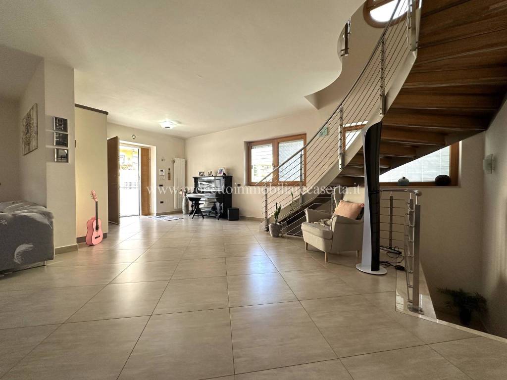 Villa a Caserta in Via Marie Sklodowska Curie - Foto 4