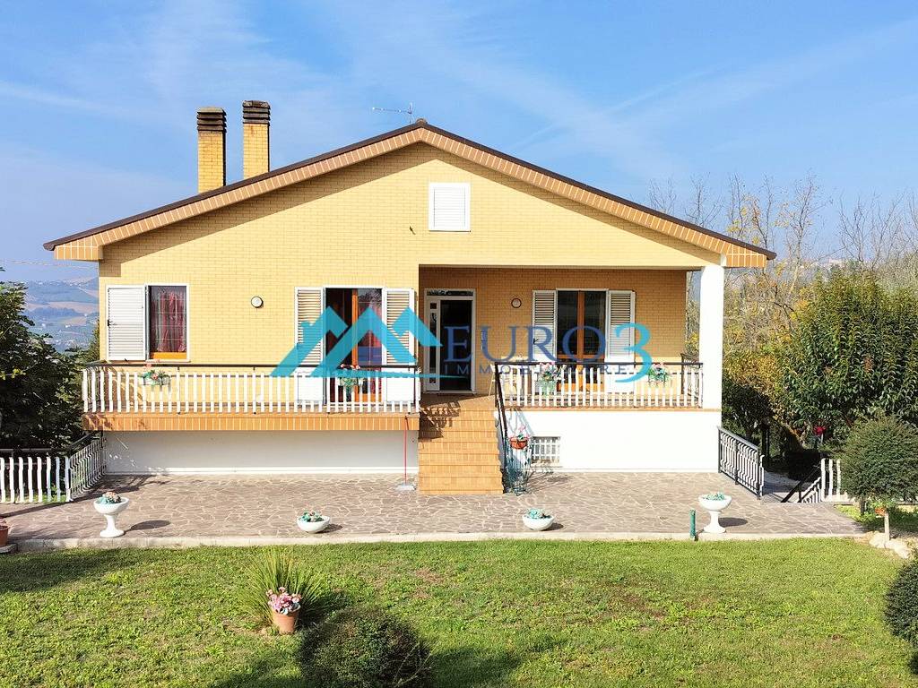 Villa a Montefiore dell'aso in Via Guglielmo Marconi, 162 - Foto 1